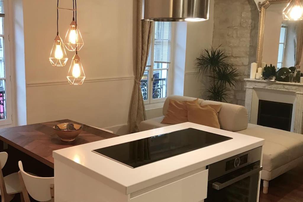 Center Of - Gare Est / Nord Appartement *